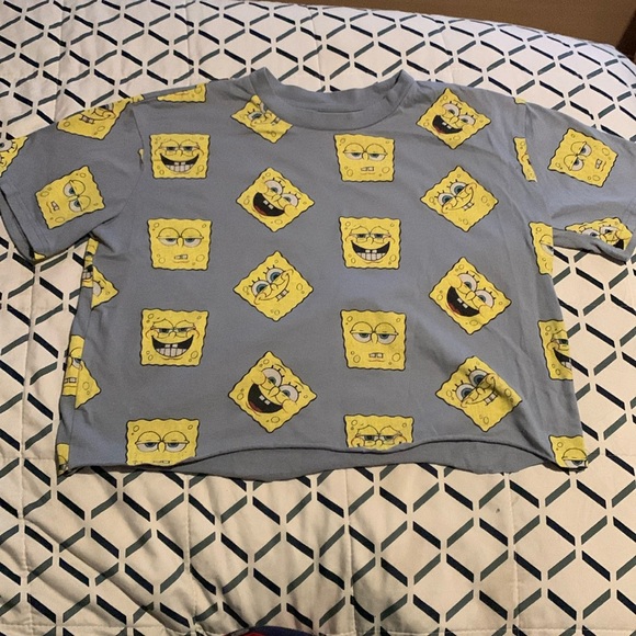 Nickelodeon Tops - Nickelodeon cropped graphicSpongeBob Tee shirt Large many faces of SpongeBob